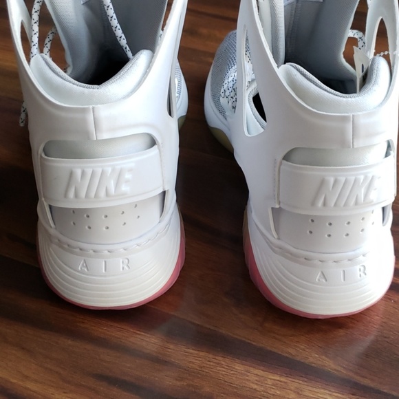Nike Air Flight Huarache Ultra

10.5 - Picture 5 of 8